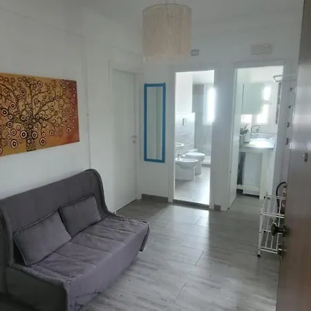 Pm 28 Via Lungomare Duca Degli Abruzzi * ليدو دي أوستيا